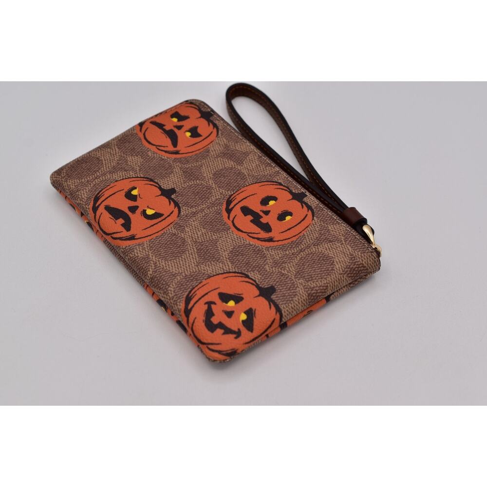 Coach Corner Zip Wristlet In Signature Canvas With Halloween Print Pumpkin NWT - Picture 14 of 16